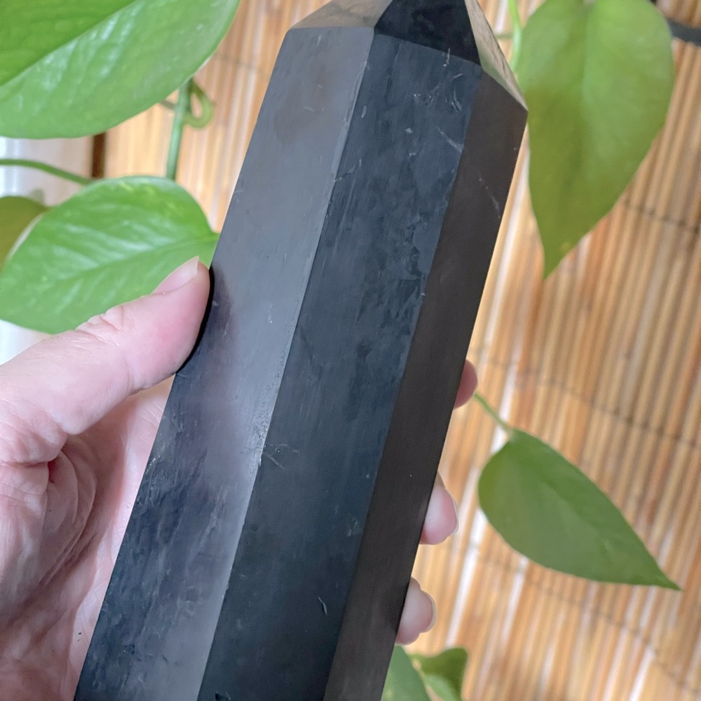 Wow!  Large Shungite Gemstone tower - Picture 4 of 7
